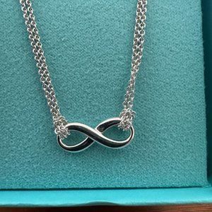 Tiffany’s infinity pendant sterling silver necklace NEW!
